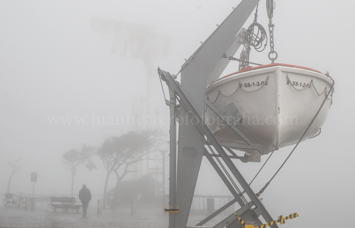 Niebla en el puerto